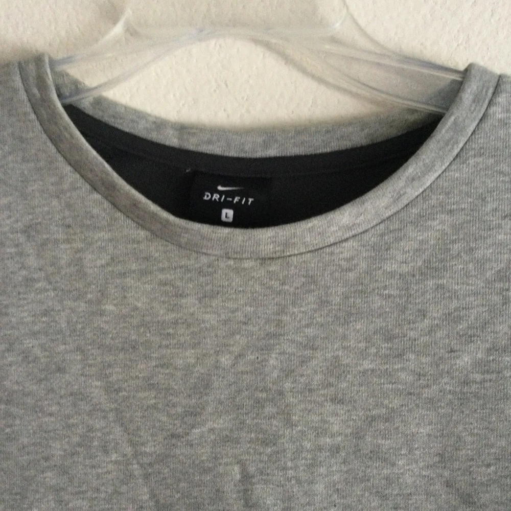 NIKE Dry Versa Mesh Back Training Top Gray Women’s Large